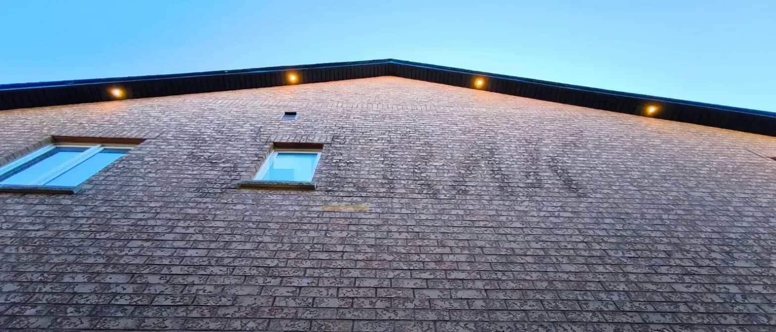 District Ave. Soffit, Facia, Eavestrough, and Pot Light installation project photo 9