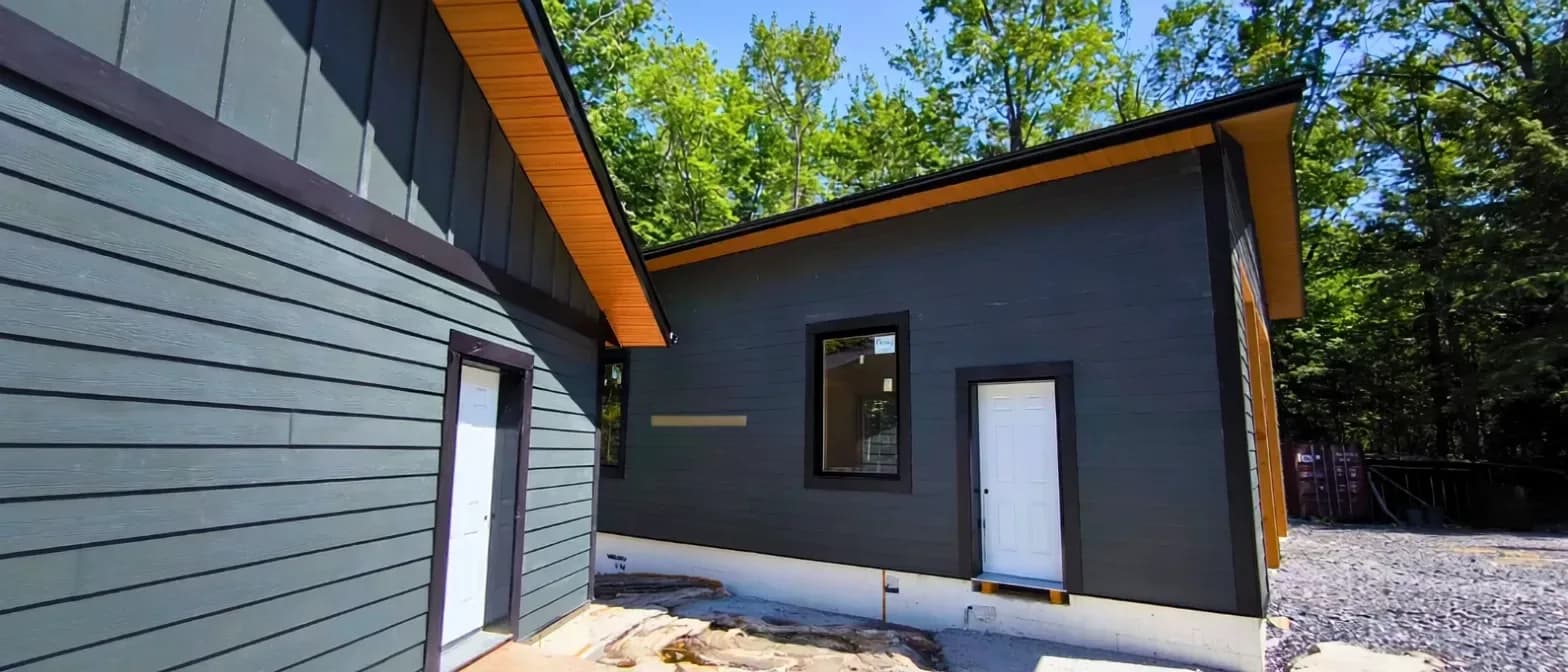 Georgian Bay, Siding, Soffit, Fascia, Eavestrough Installation Project photo 14