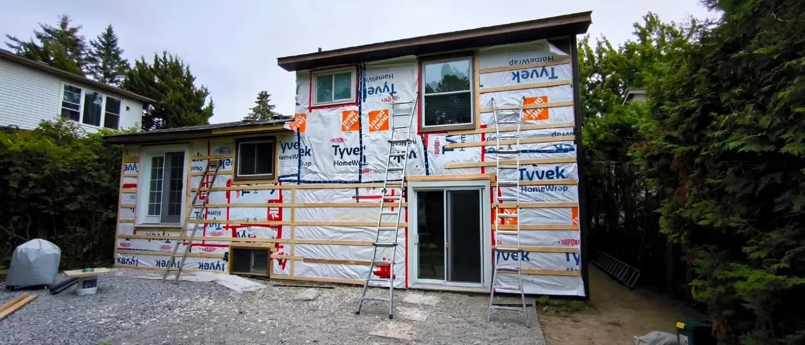 Magnolia Ave., Newmarket Project, Siding, Soffit, Fascia, Eavestrough installation photo 2